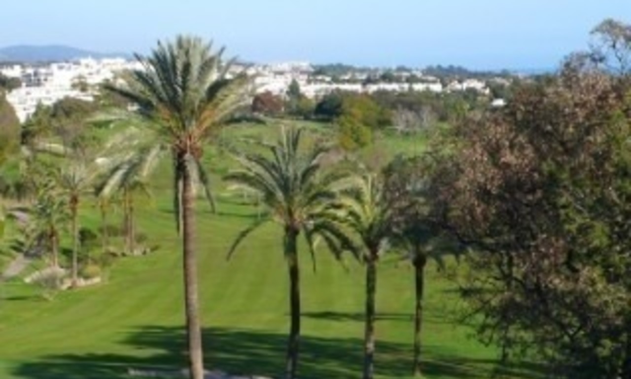 Marbella villa for sale: Frontline golf, moderne villa te koop in Nueva Andalucia - Marbella 4