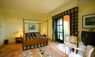 Luxueuze villa te koop, gated secure golf resort, Marbella Benahavis Costa del Sol 10