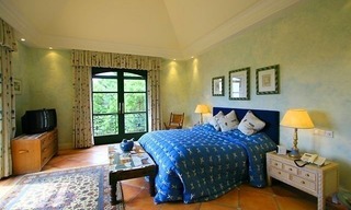 Luxueuze villa te koop, gated secure golf resort, Marbella Benahavis Costa del Sol 12