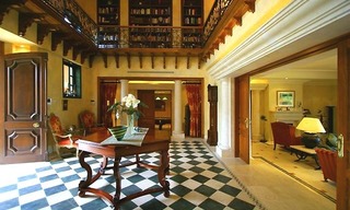 Luxueuze villa te koop, gated secure golf resort, Marbella Benahavis Costa del Sol 5