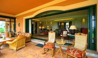 Luxueuze villa te koop, gated secure golf resort, Marbella Benahavis Costa del Sol 8