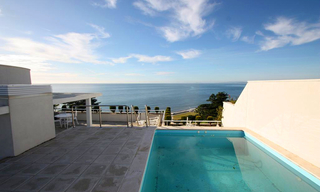 Estepona New Golden Mile: beachfront penthouse te koop 0