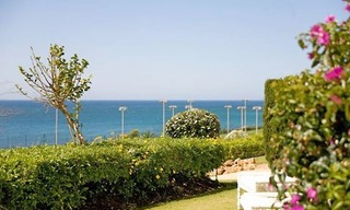 Frontline beach strand appartement te koop in Cabopino, Marbella 2