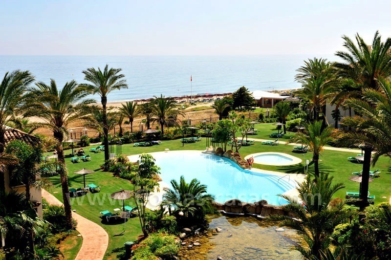 Los Monteros Playa - Marbella: Exclusief Beachfront penthouse appartement te koop