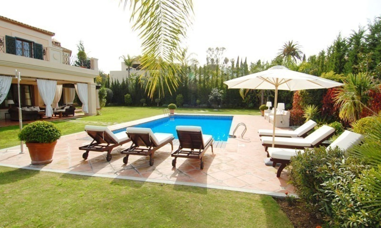 Elegante exclusieve villa te koop in Puerto Banus te Marbella 2
