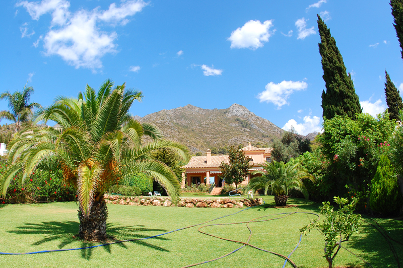 Villa te koop in Cascada de Camojan, Golden Mile, Marbella