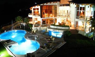 Moderne Villa te koop, frontline golf, Marbella - Benahavis 3