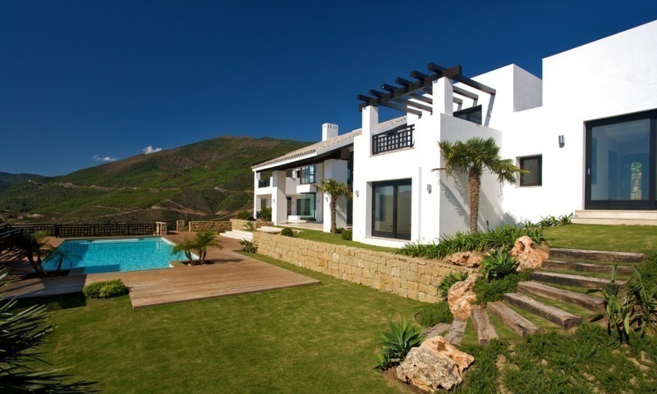 Nieuwe moderne villa te koop in exclusief golf resort te Benahavis - Marbella 1
