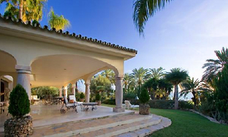 Beachfront villa te koop, eerstelijnstrand, Los Monteros Playa, Marbella 4