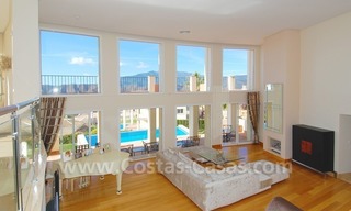 Luxe villa in moderne stijl te koop in Marbella 6