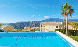 Luxe villa in moderne stijl te koop in Marbella 26