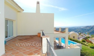 Luxe villa in moderne stijl te koop in Marbella 22