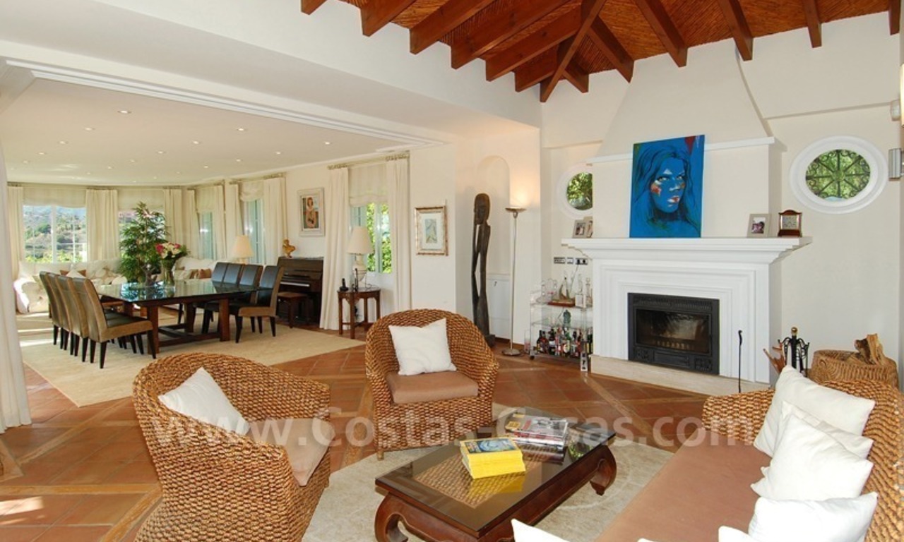 Exclusieve villa te koop, prestigieuze urbanisatie, Marbella – Benahavis, met een spectaculair panoramisch uitzicht 18