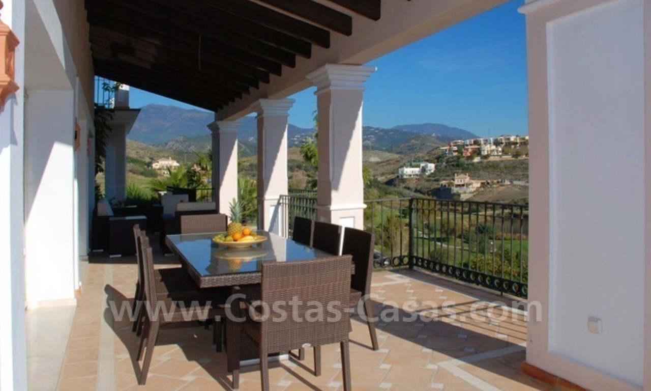 Luxe eerstelijngolf golf koop villa in Marbella - Benahavis met panoramisch zicht over de golfbaan, zee en bergen 6