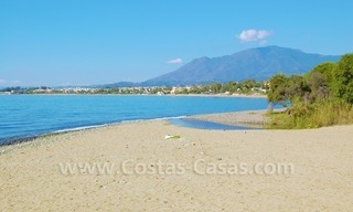 Villa te koop nabij het strand in het gebied tussen Marbella en Estepona 25