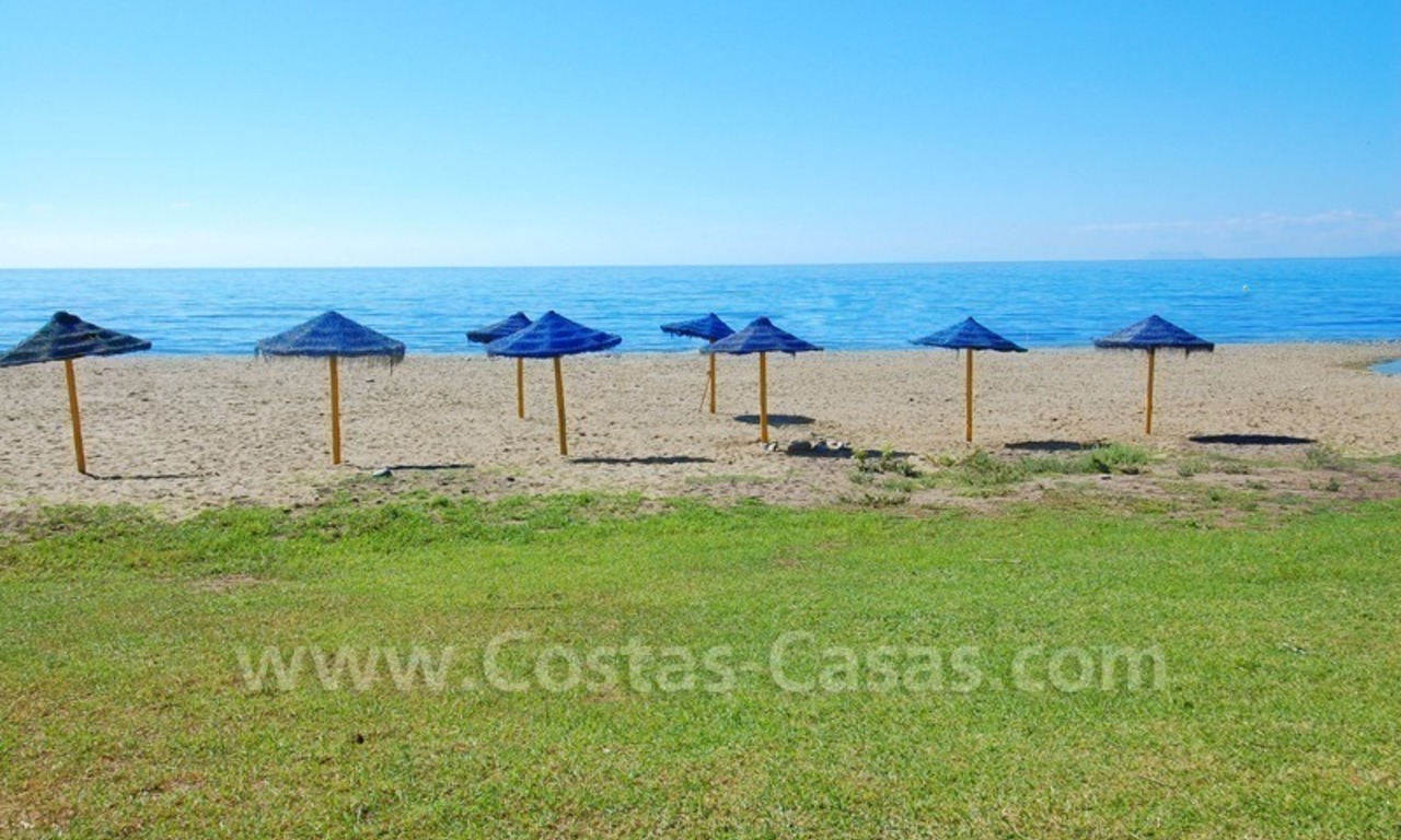 Villa te koop nabij het strand in het gebied tussen Marbella en Estepona 24