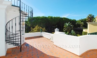 Villa te koop nabij het strand in het gebied tussen Marbella en Estepona 4