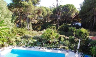 Moderne villa te koop nabij het strand in het gebied tussen Marbella en Estepona 22