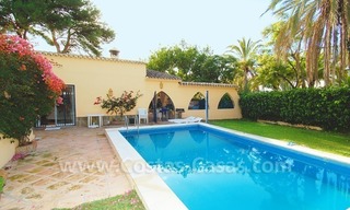 Beachside villa te koop dichtbij het strand te Marbella 6