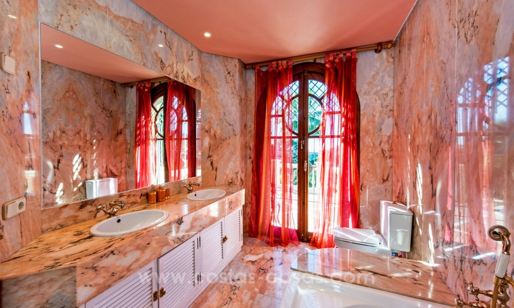 Villa in klassieke stijl te koop in El Madroñal te Benahavis - Marbella 22021