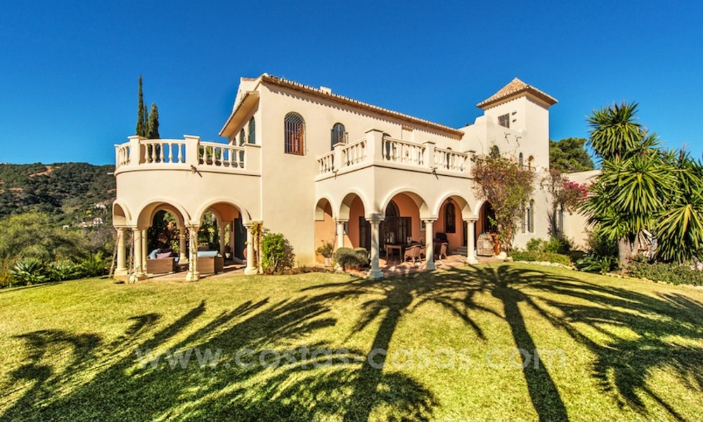 Villa in klassieke stijl te koop in El Madroñal te Benahavis - Marbella 22030