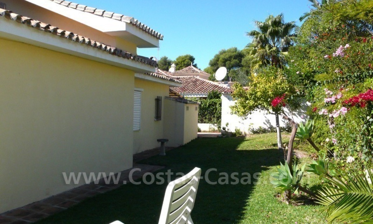 Beachside villa te koop, dichtbij het strand, Los Monteros - Marbella 2