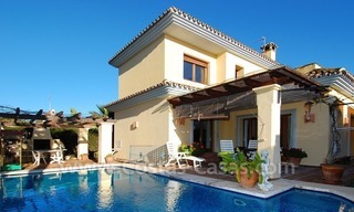 Beachside villa te koop dichtbij het strand in Marbella east 3