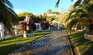 Ruime villa in Moors-Andalusische stijl te koop, Marbella - Estepona 8