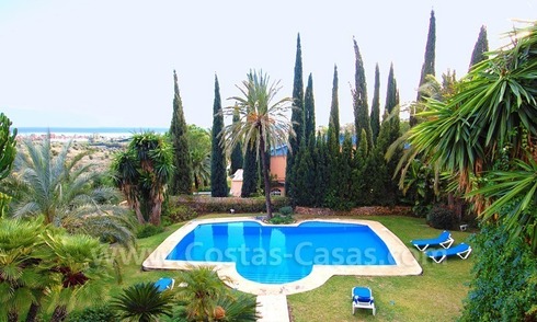 Ruime villa in Moors-Andalusische stijl te koop, Marbella - Estepona 