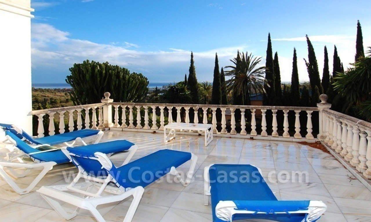 Ruime villa in Moors-Andalusische stijl te koop, Marbella - Estepona 3