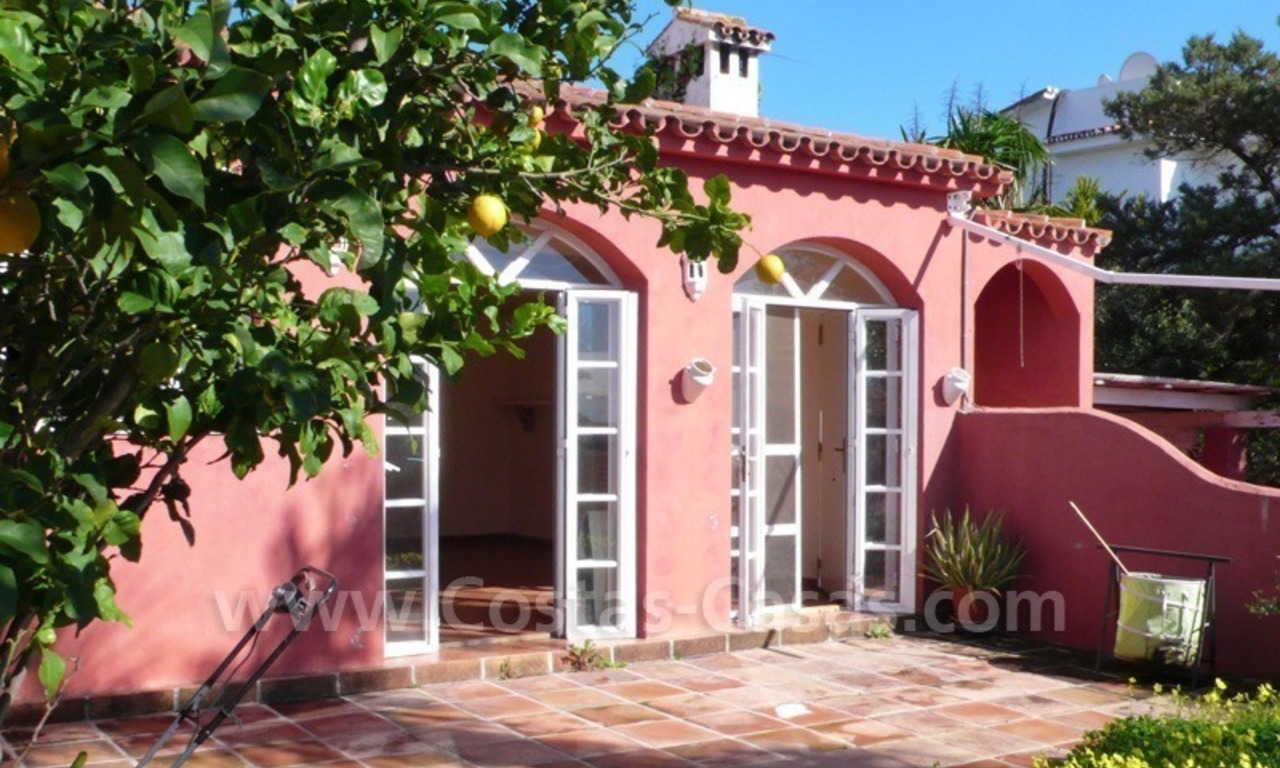 Investeringseigendom - te renoveren villa te koop beachside Marbella oost 6