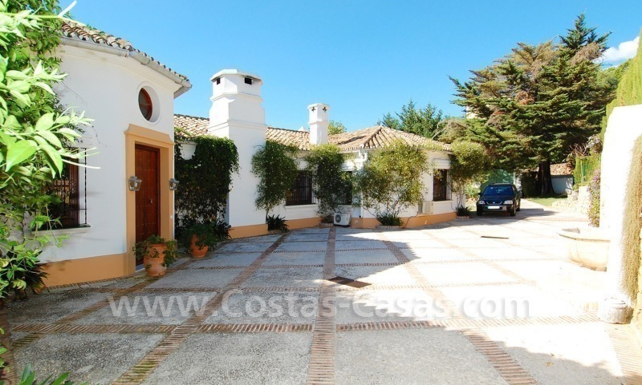 Romantische villa te koop boven de Golden Mile in Marbella 18