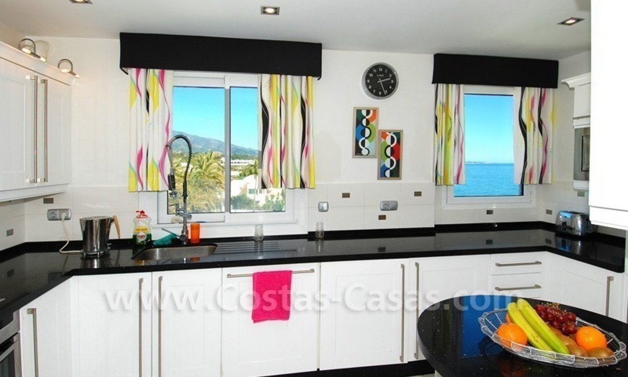 Beachfront modern appartement te koop, Golden Mile, Marbella 13