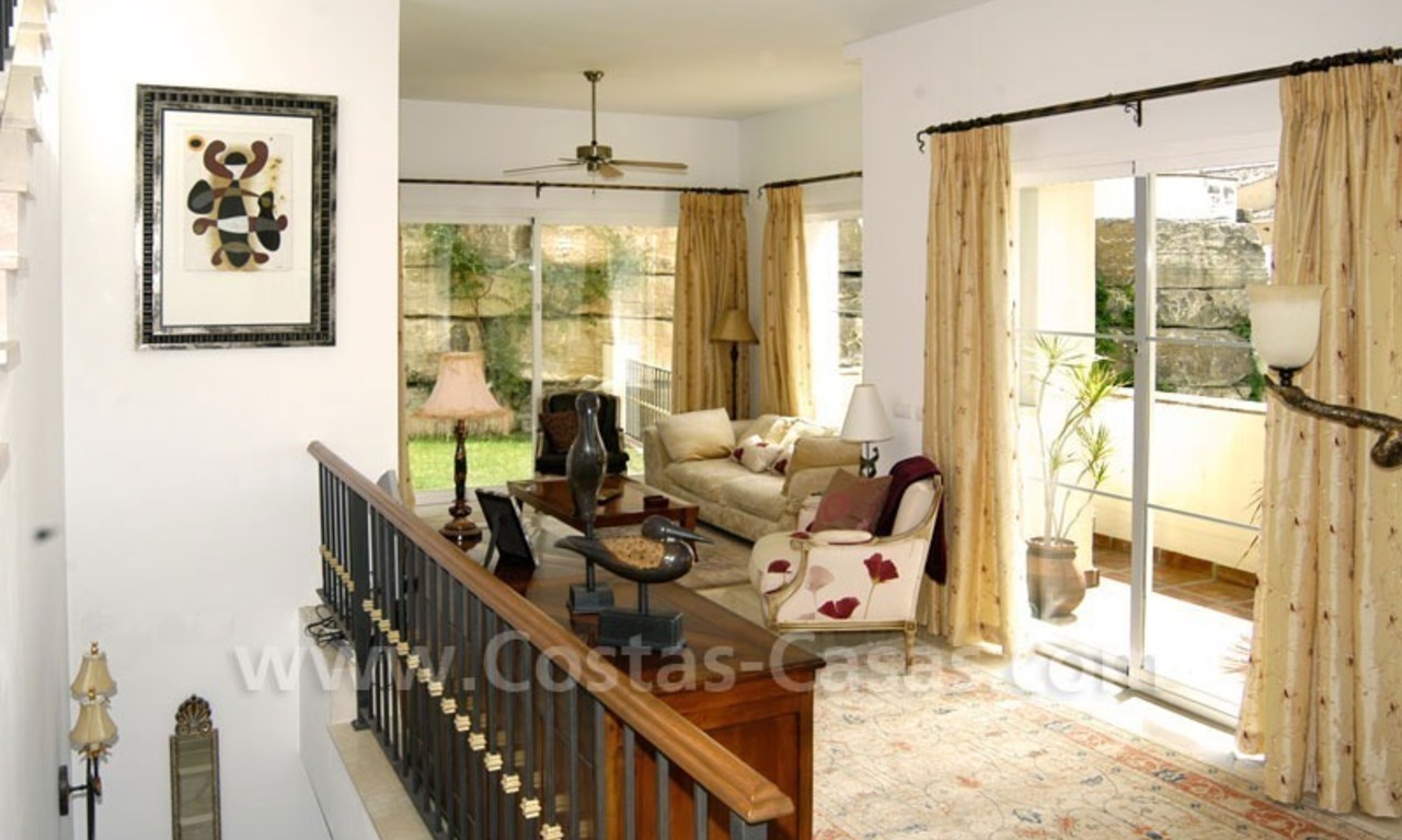 Marbella bargain villa te koop in moderne Andalusische stijl 15