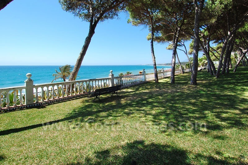 Ruim appartement te koop in een beachfront complex aan de Golden Mile in Marbella