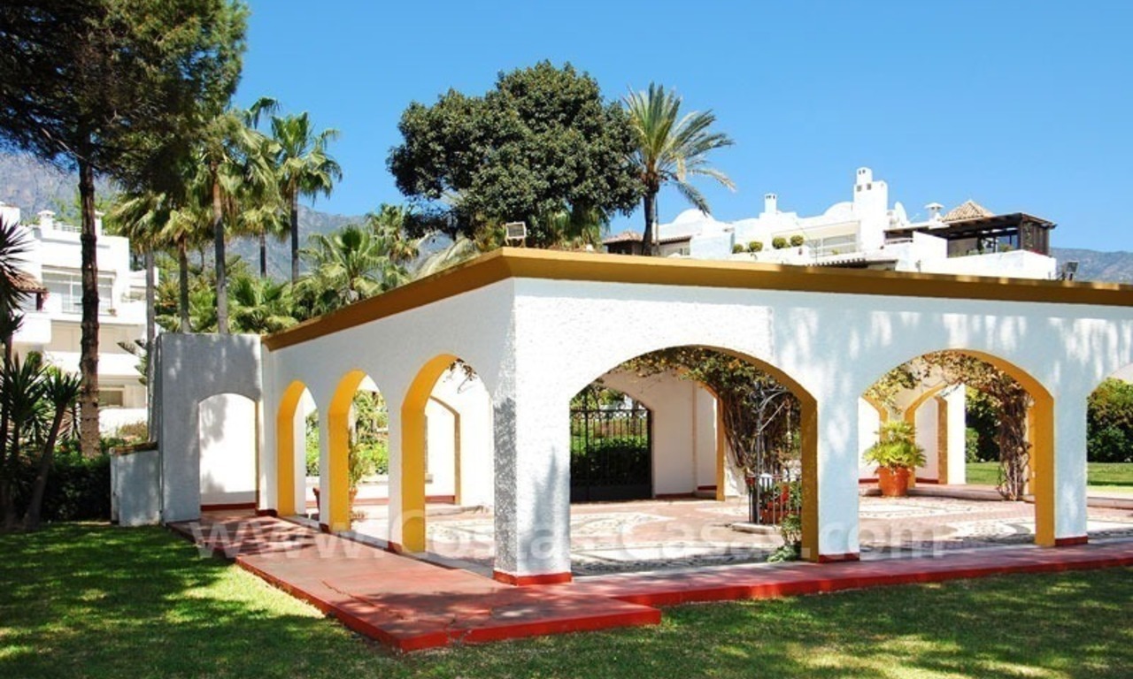 Ruim duplex penthouse appartement te koop in een beachfront complex aan de Golden Mile vlakbij Marbella centrum 6