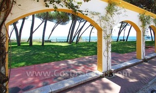 Ruim duplex penthouse appartement te koop in een beachfront complex aan de Golden Mile vlakbij Marbella centrum 5