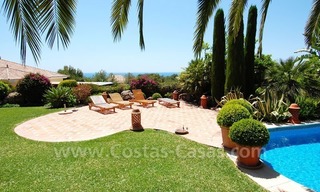 Luxe koopvilla in klassieke stijl te Sierra Blanca – Marbella 25