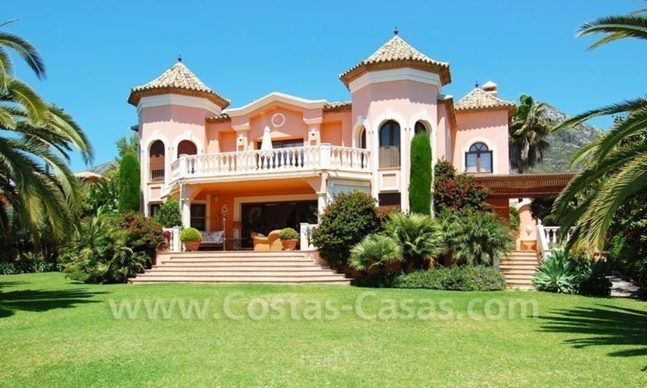 Luxe koopvilla in klassieke stijl te Sierra Blanca – Marbella 1