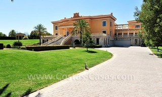 Unieke Palladian stijl mansion te koop in Marbella 1