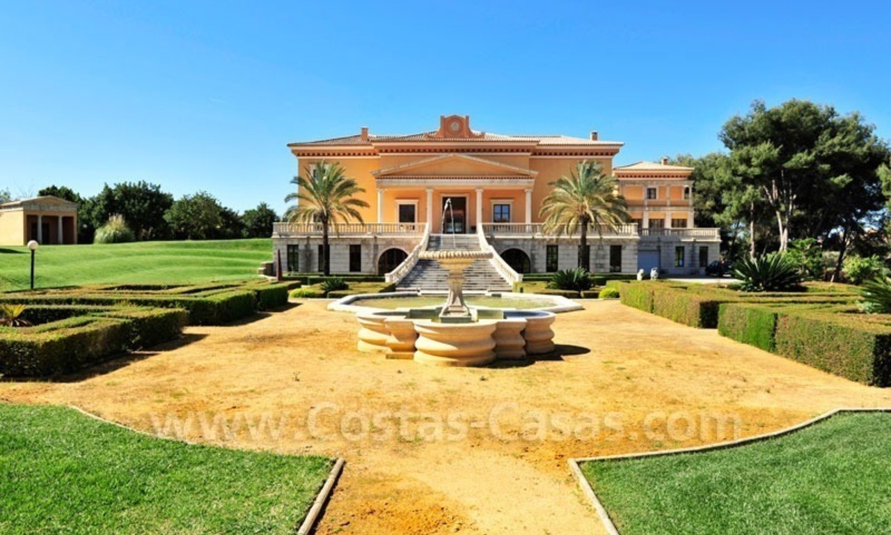 Unieke Palladian stijl mansion te koop in Marbella 2