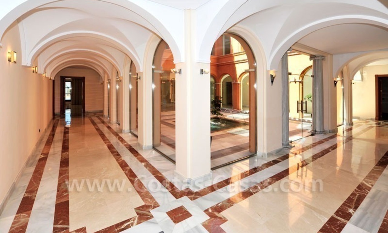 Unieke Palladian stijl mansion te koop in Marbella 6