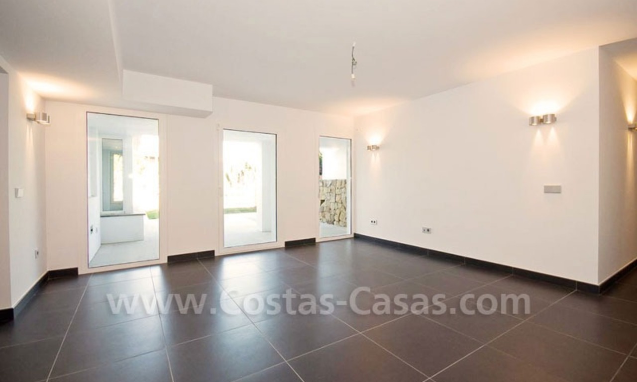 Moderne eerstelijngolf villa te koop in Nueva Andalucia te Marbella 27