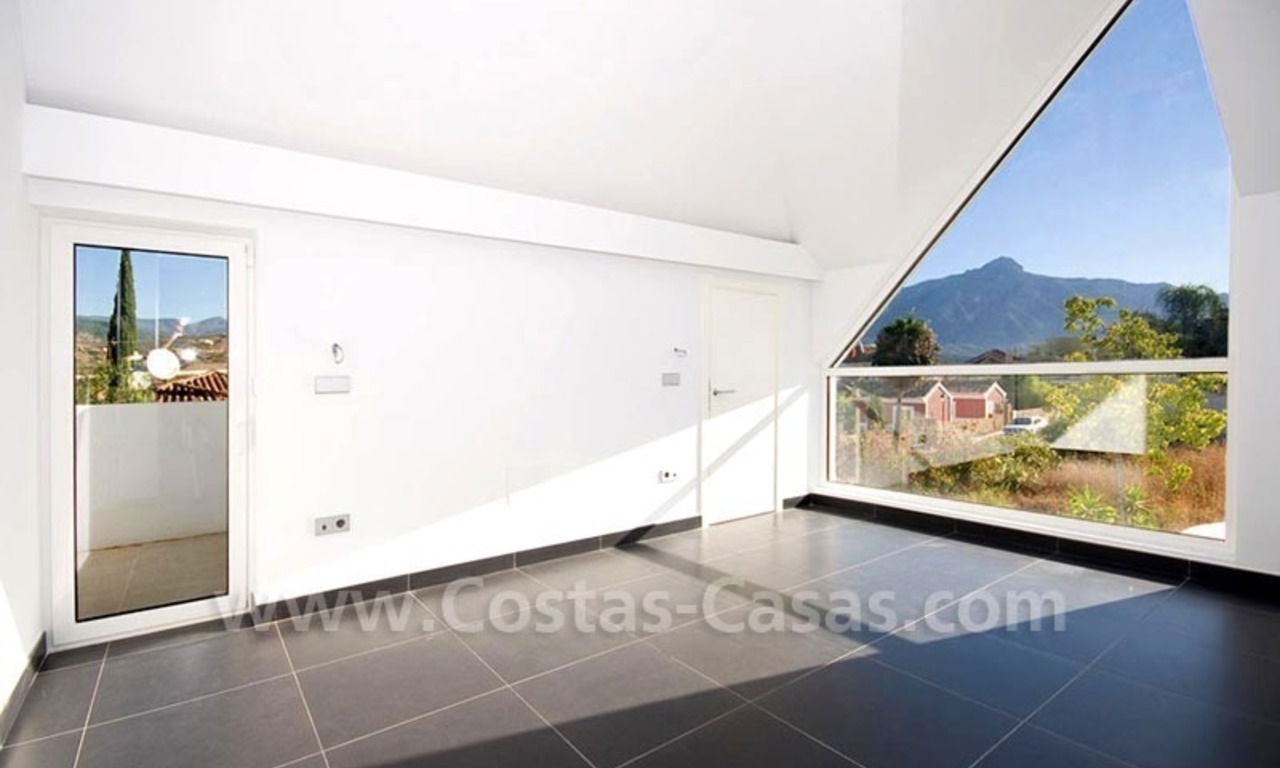Moderne eerstelijngolf villa te koop in Nueva Andalucia te Marbella 20