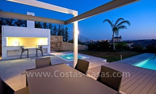 Moderne eerstelijngolf villa te koop in Nueva Andalucia te Marbella 7