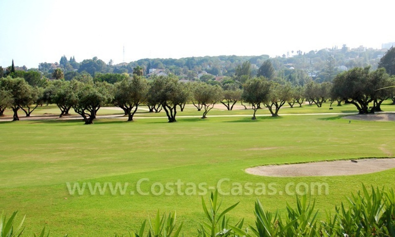 Frontline golf luxe villa te koop in Nueva Andalucia te Marbella 7