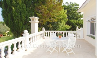 Frontline golf luxe villa te koop in Nueva Andalucia te Marbella 17