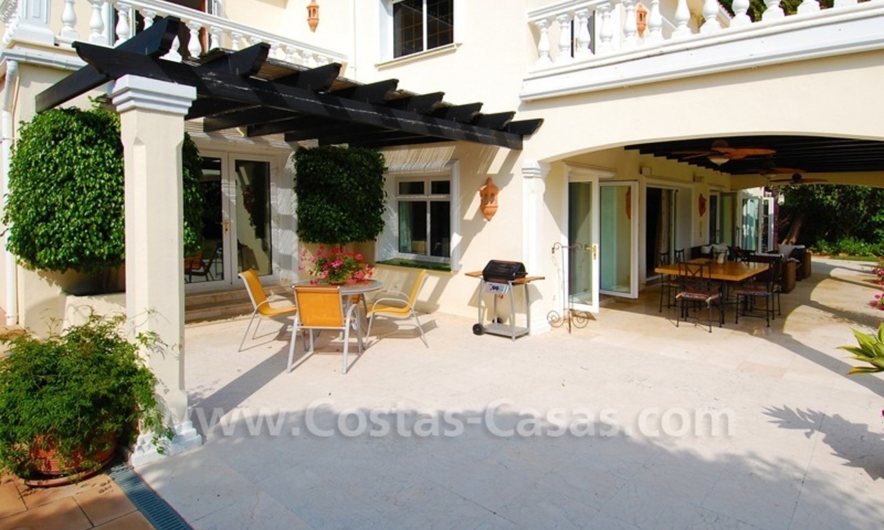 Frontline golf luxe villa te koop in Nueva Andalucia te Marbella 4