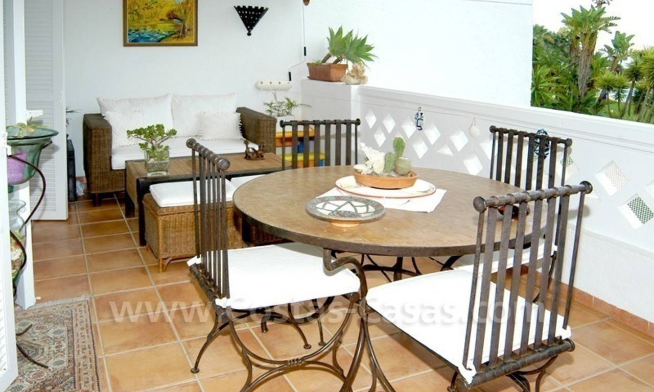 Appartement te koop in een eerstelijnstrand complex in Puerto Banus te Marbella 6