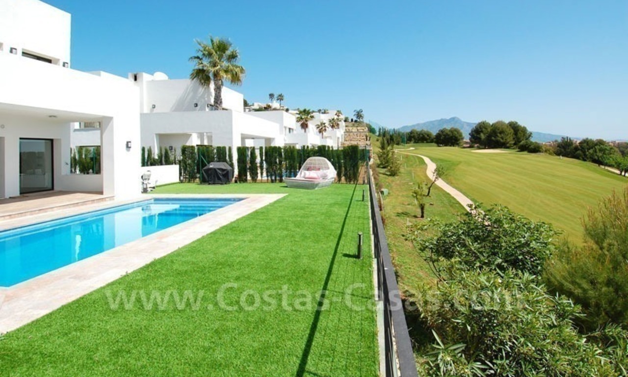 Moderne villa te koop, frontline golf met zeezicht, Marbella – Benahavis 2
